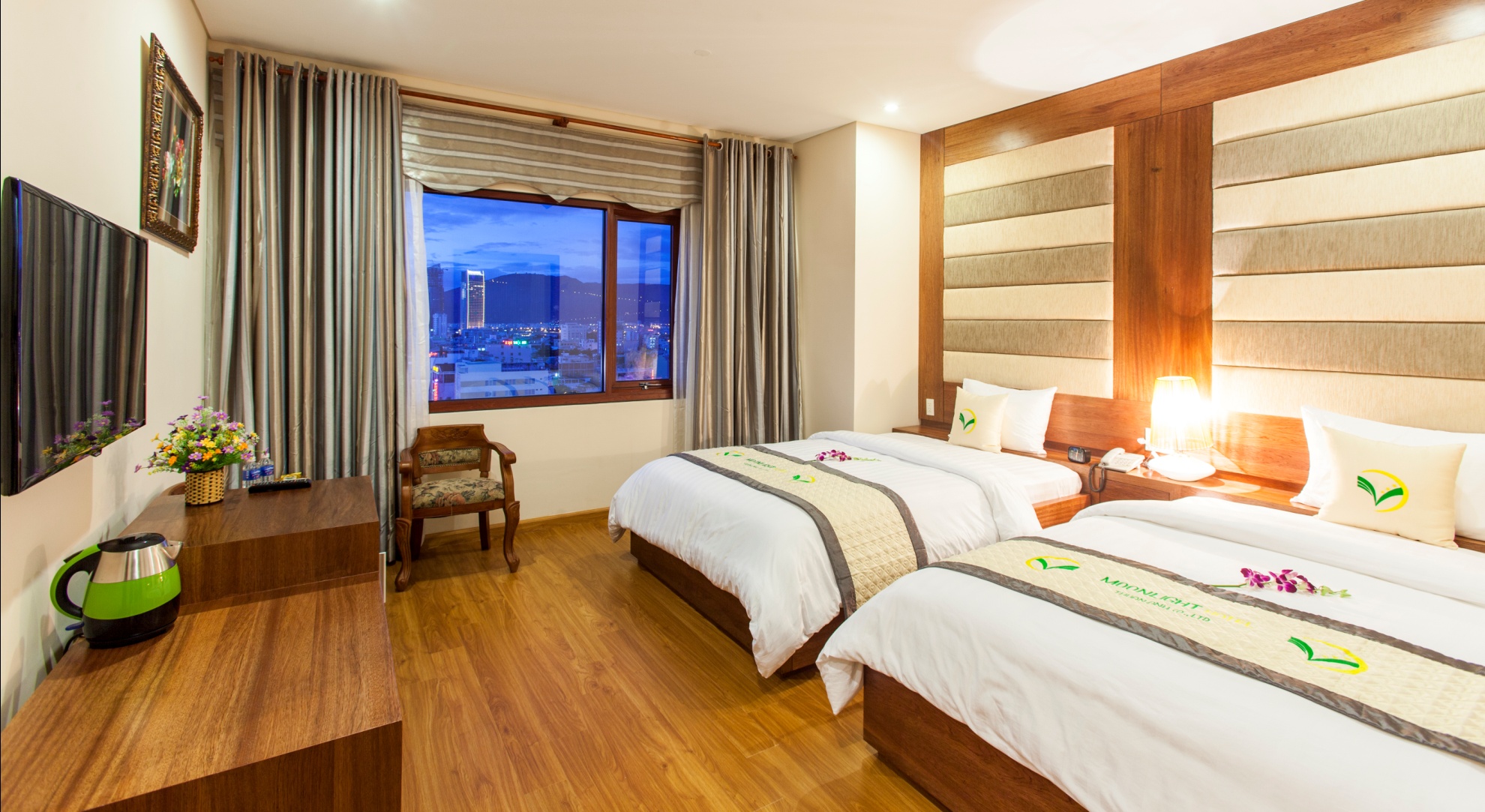 Phòng 2 Giường - Moonlight Hotel